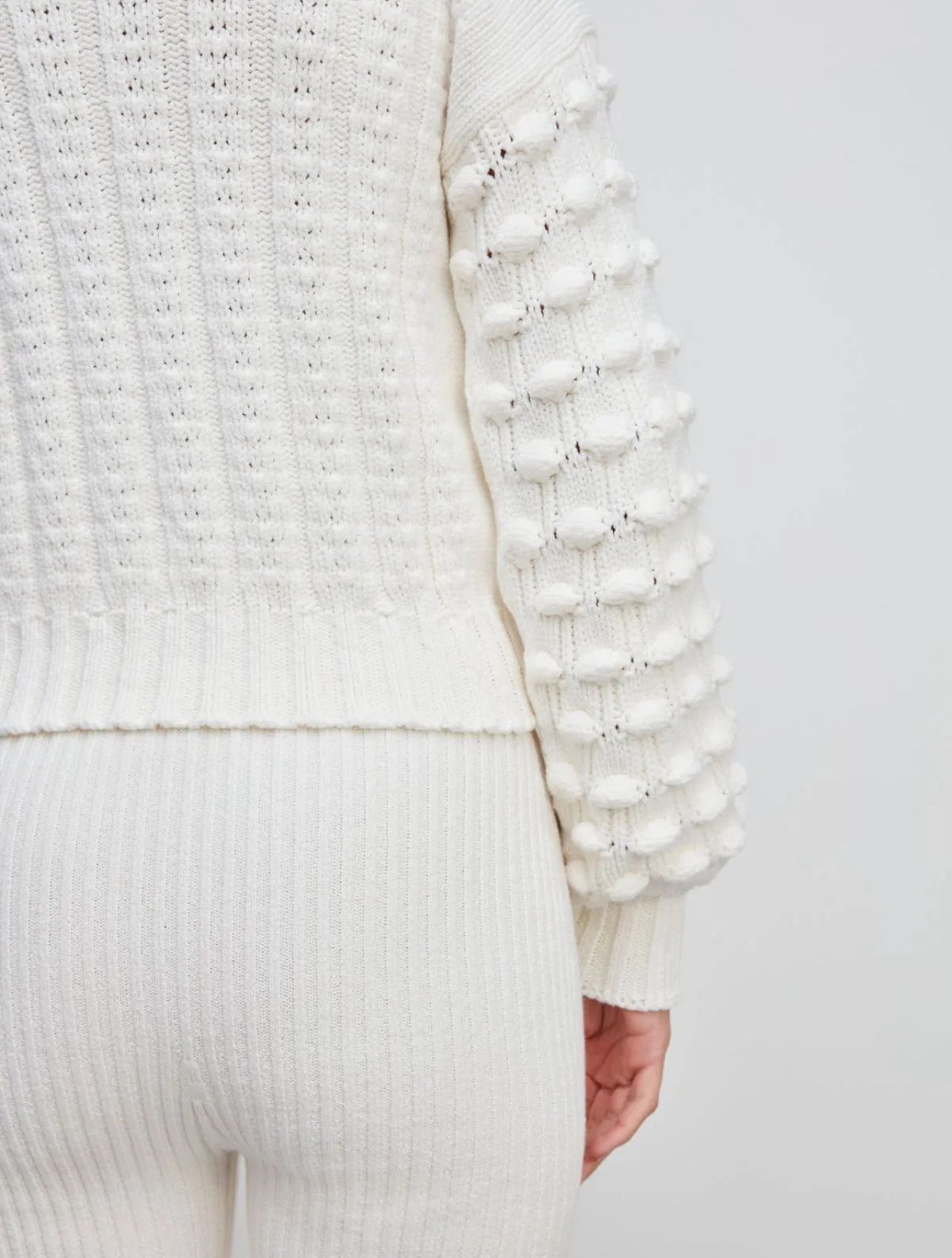 12450 - Sweater Cuello Alto Off