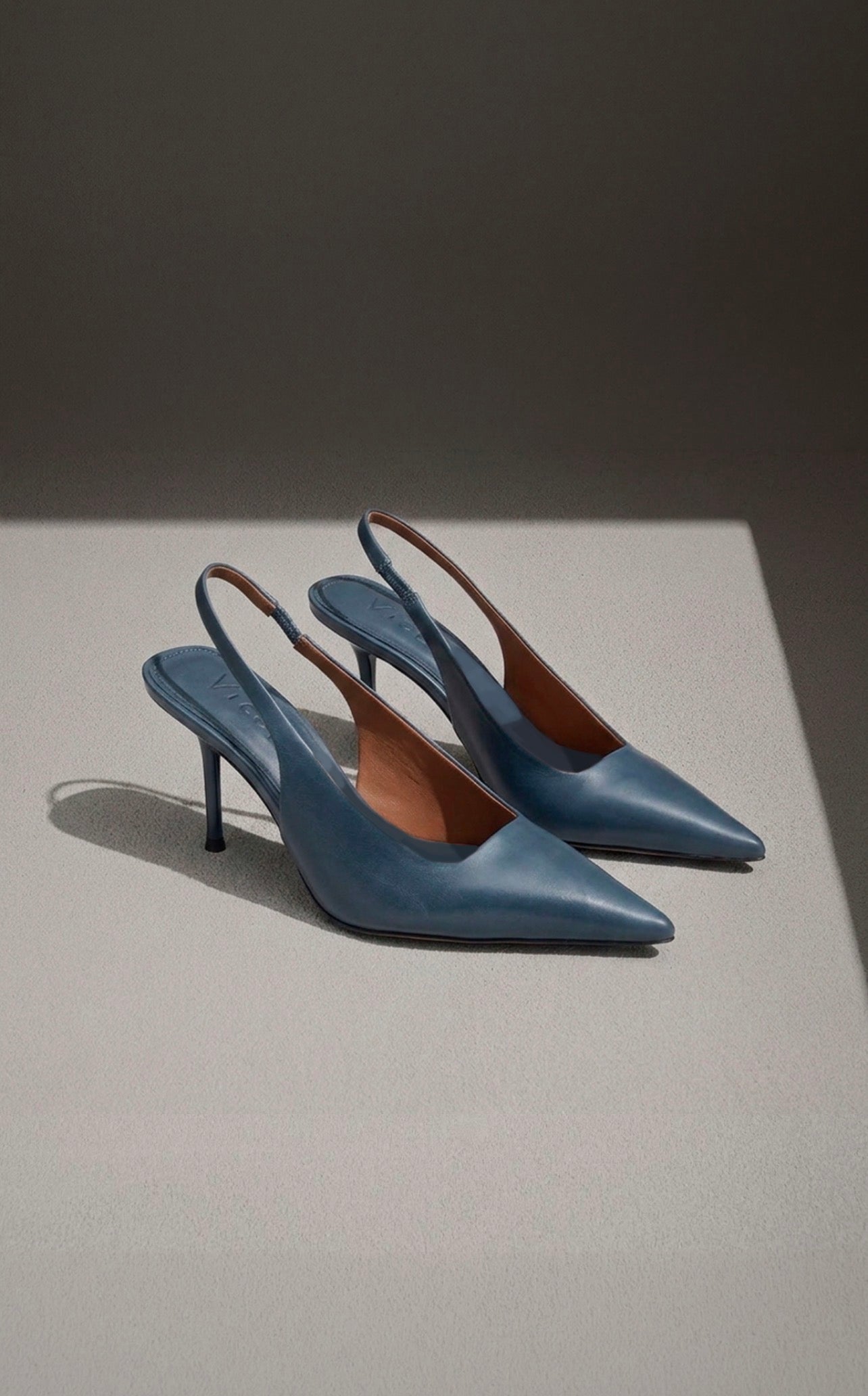 Scarpin Cuero Azul Deep Vicenza