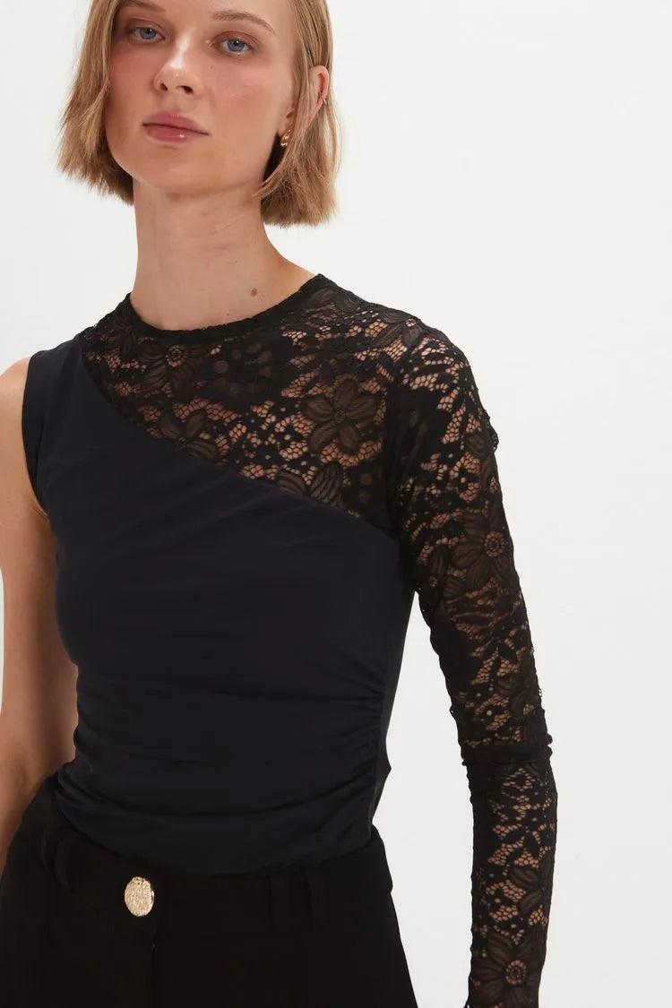 Blusa Valentina Negra Leblog