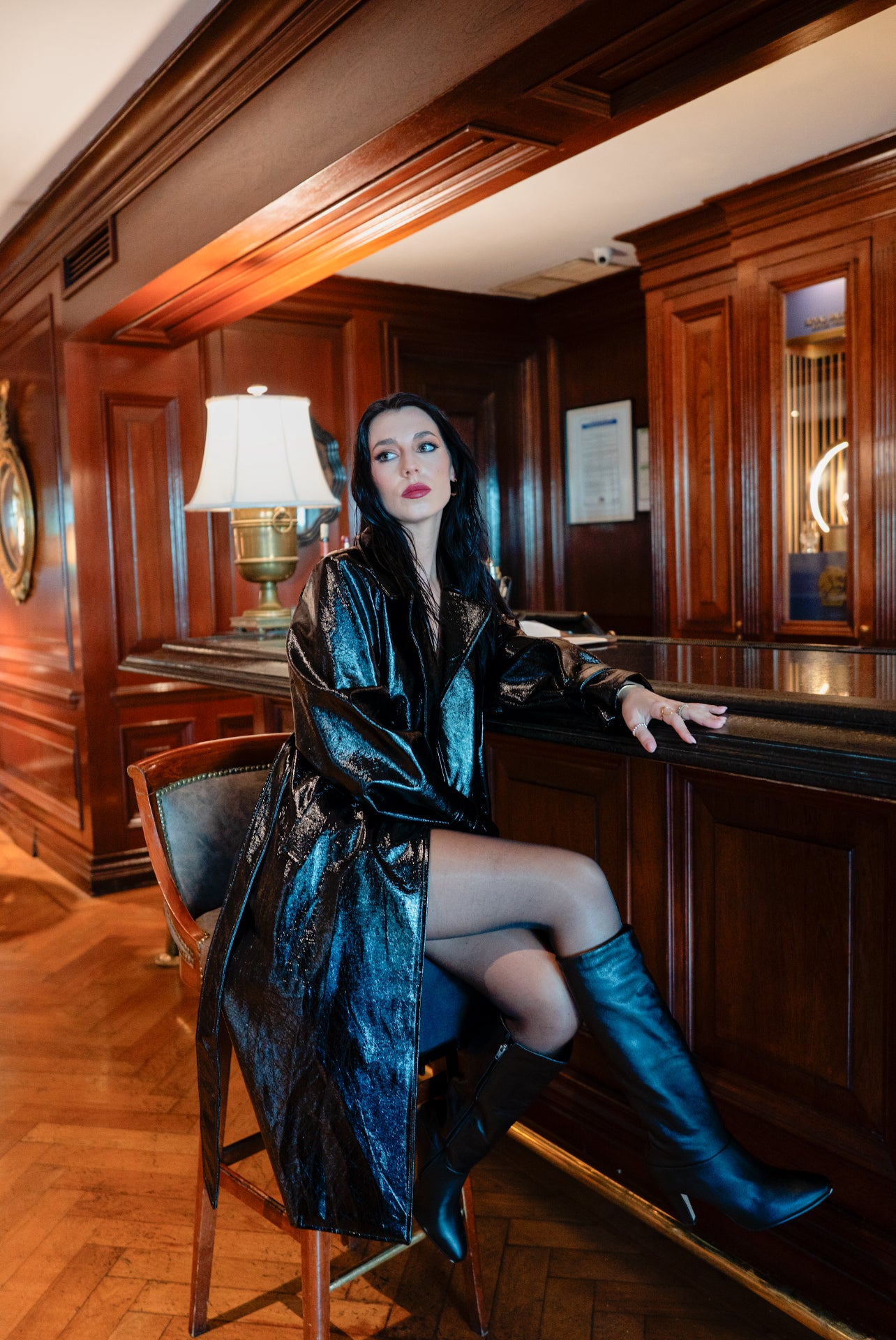 Bota over the knee Negra Luiza Barcelos