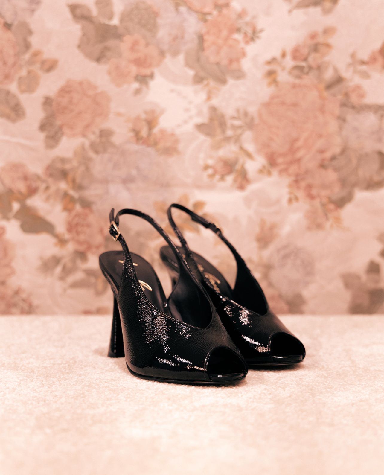 Scarpin Cuero Verniz Negro Luiza Barcelos - 130