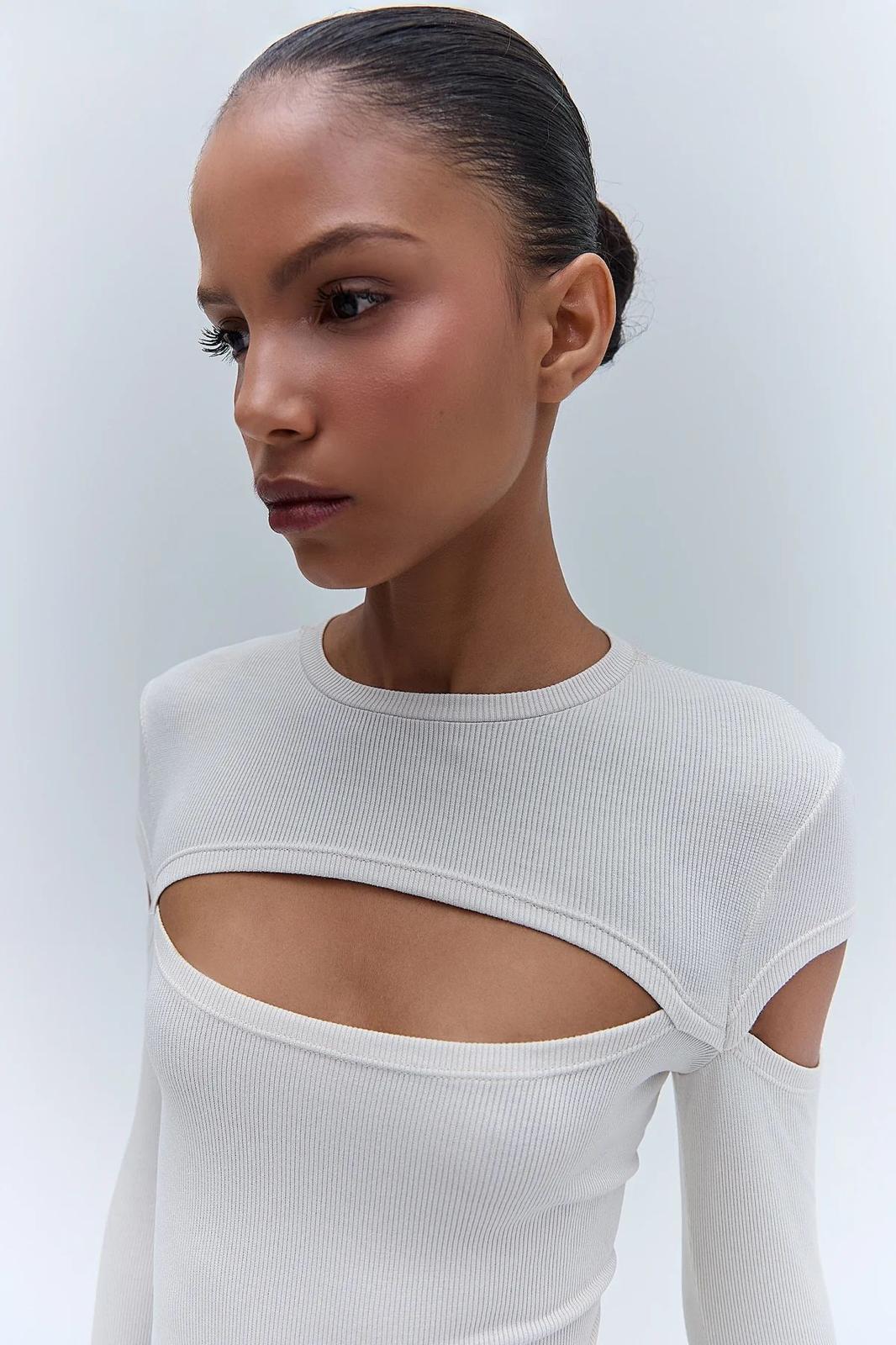 Polera Recortes Busto Beige TIG