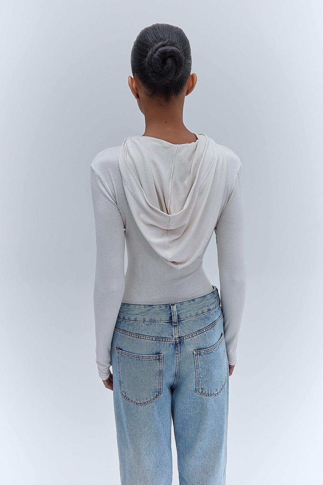 Polera Capucha Beige TIG