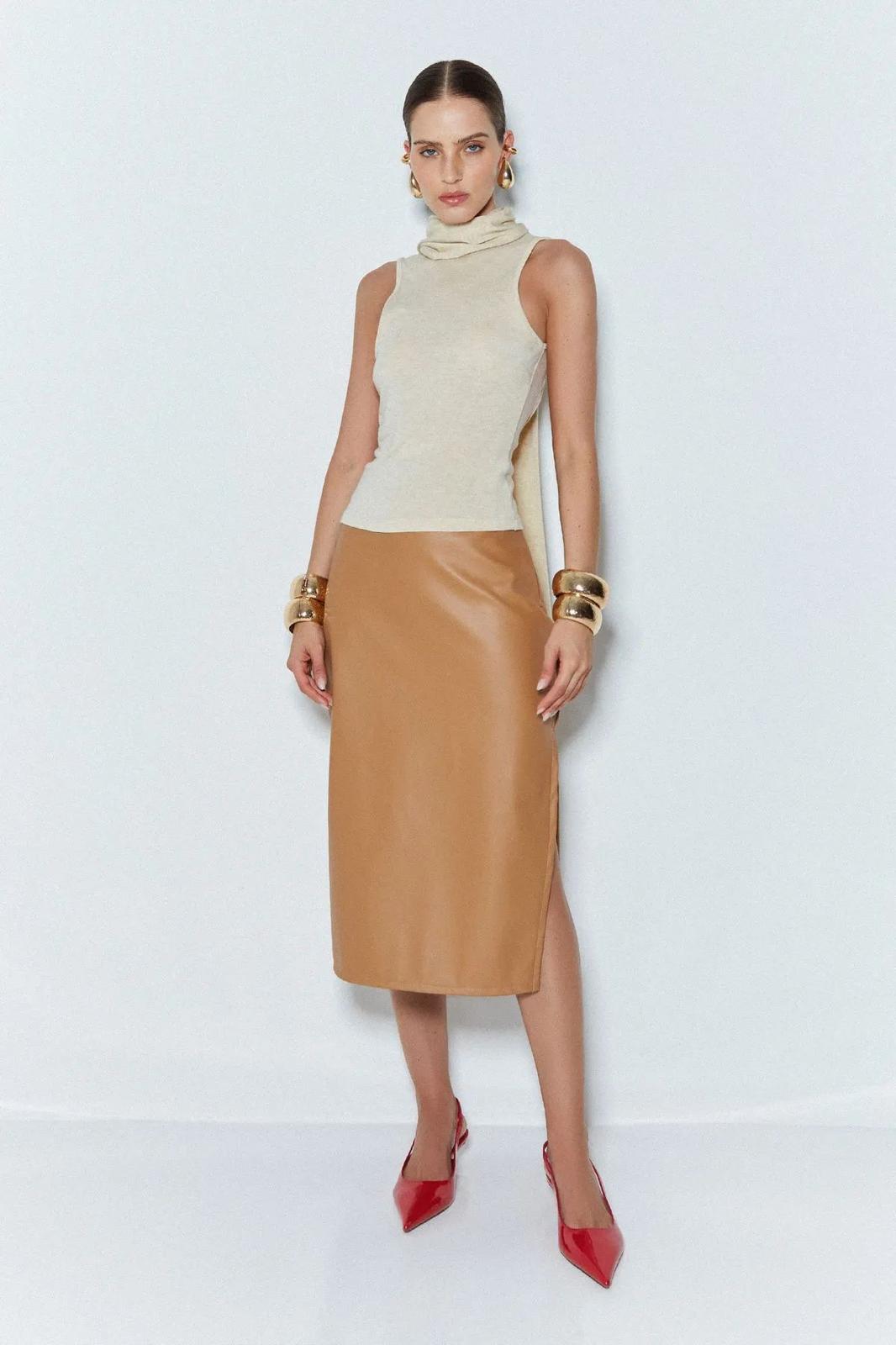 Polera Sin Mangas Cuello Alto Beige - 51060