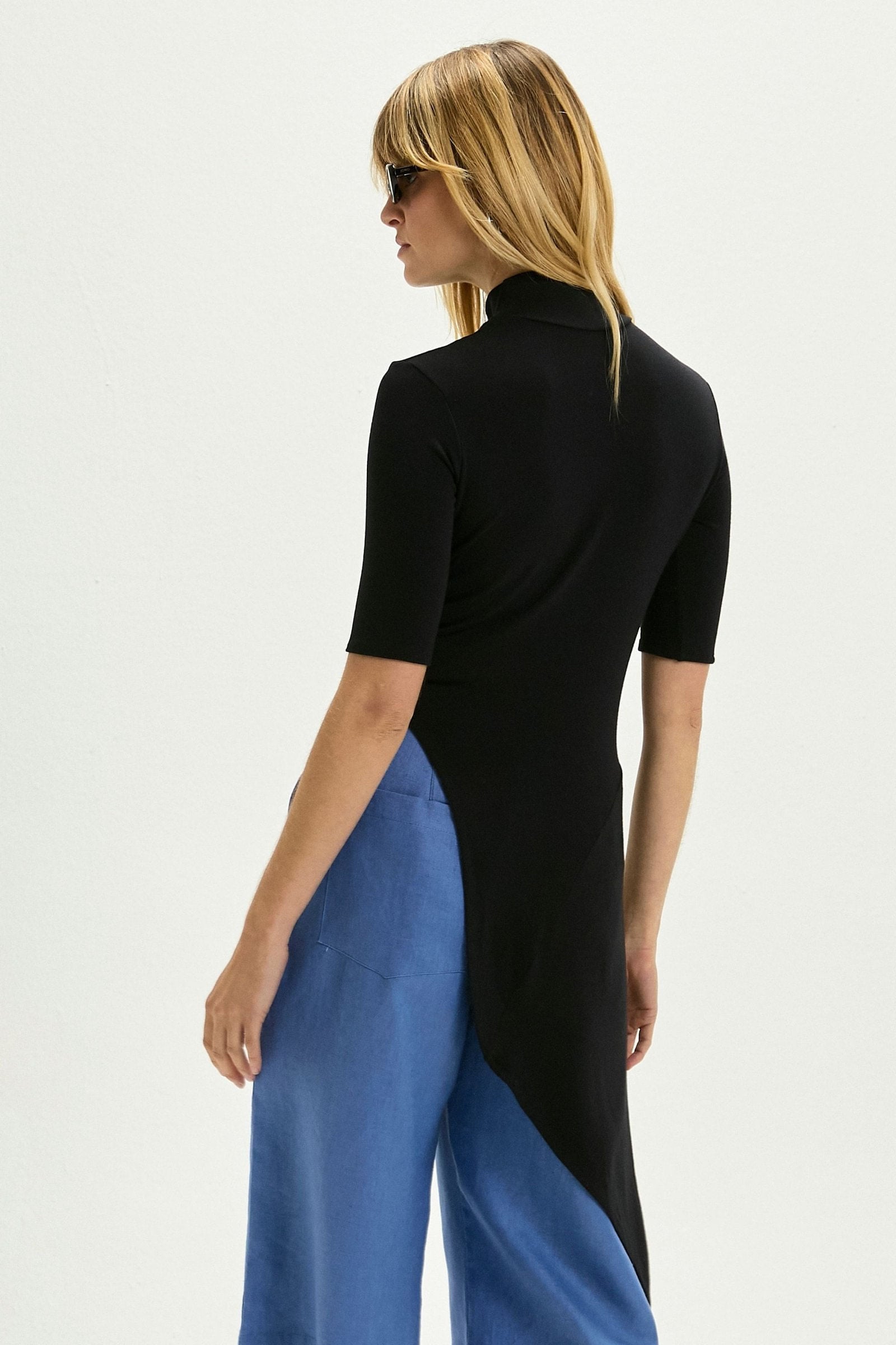 Blusa Alessandra Negra Leblog