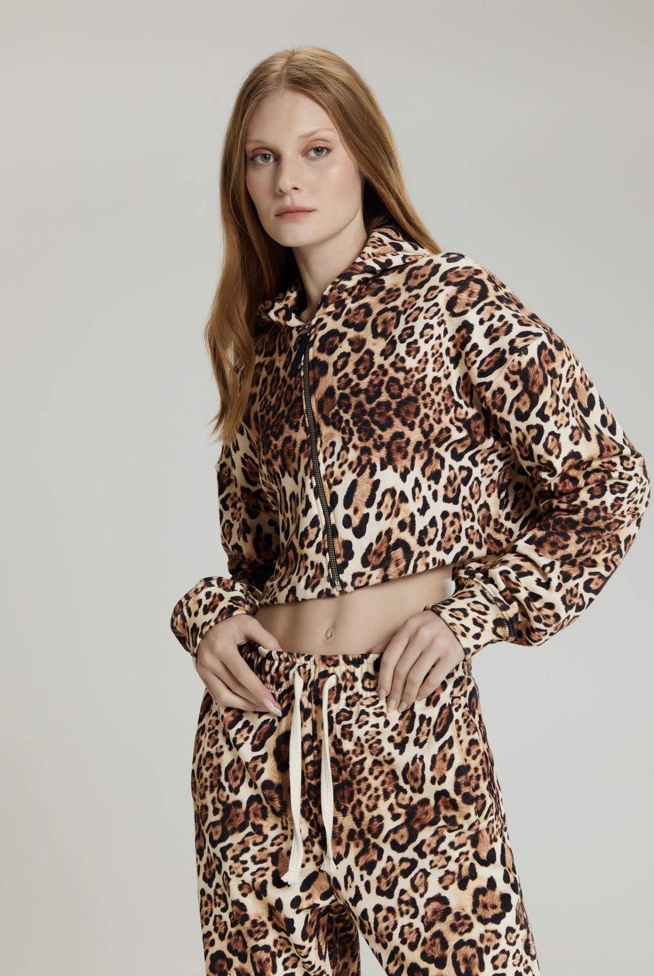 Chaqueta Cropped Animal Print Hoodmood