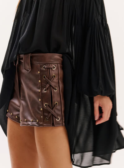 Shorts Bordado Marron Oasis