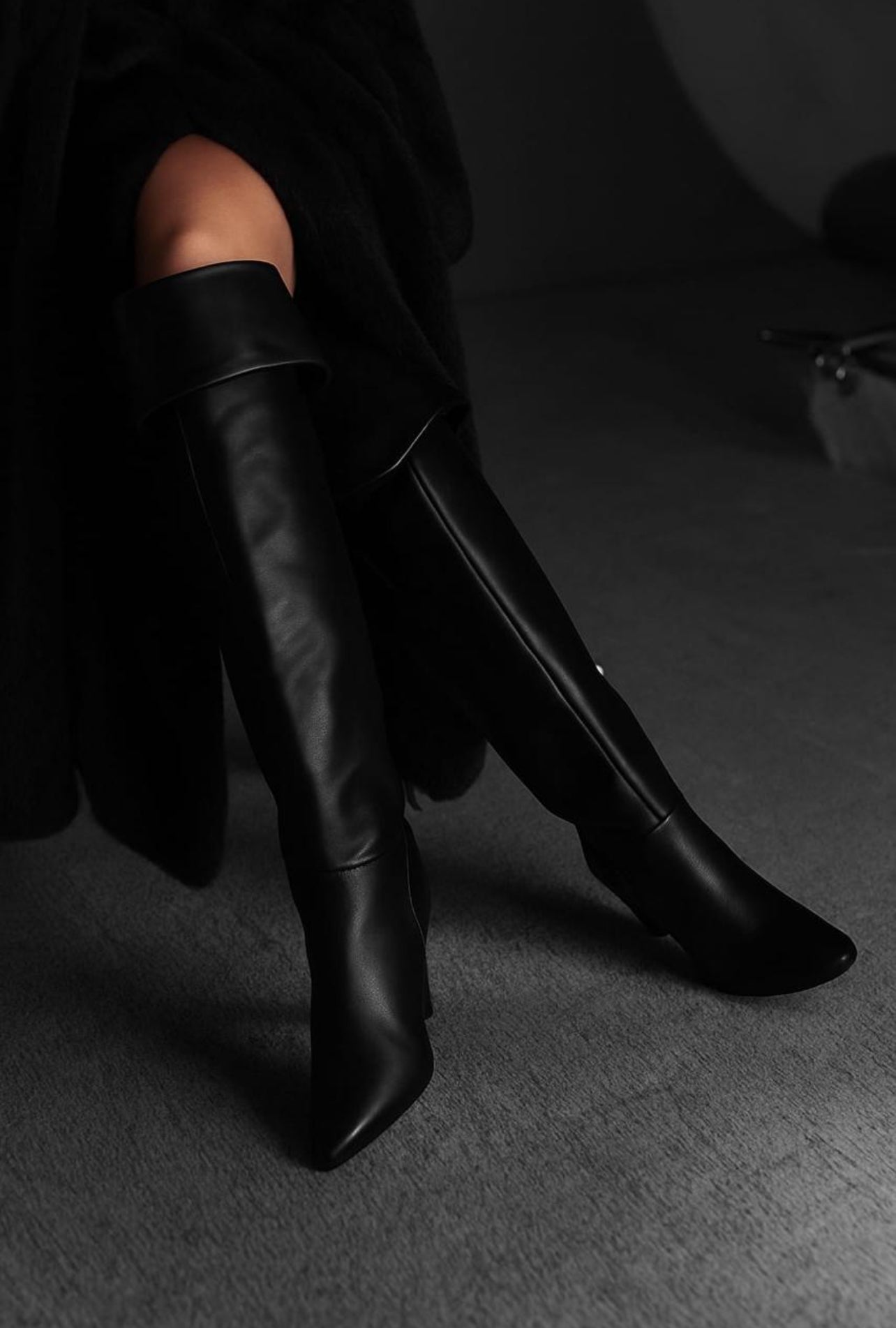 Bota over the knee Negra Luiza Barcelos