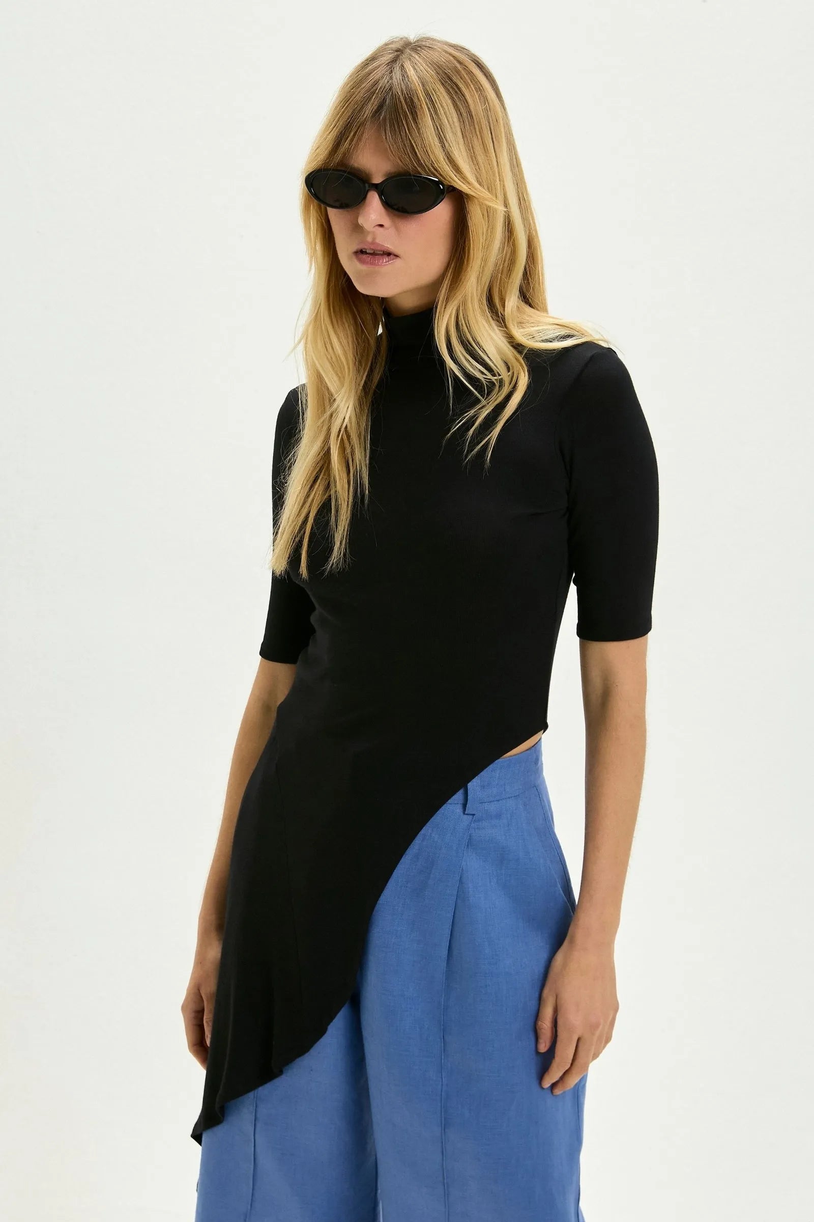 Blusa Alessandra Negra Leblog