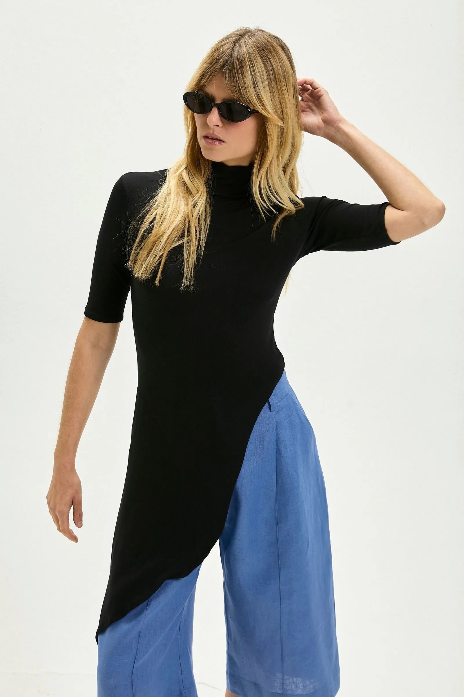 Blusa Alessandra Negra Leblog