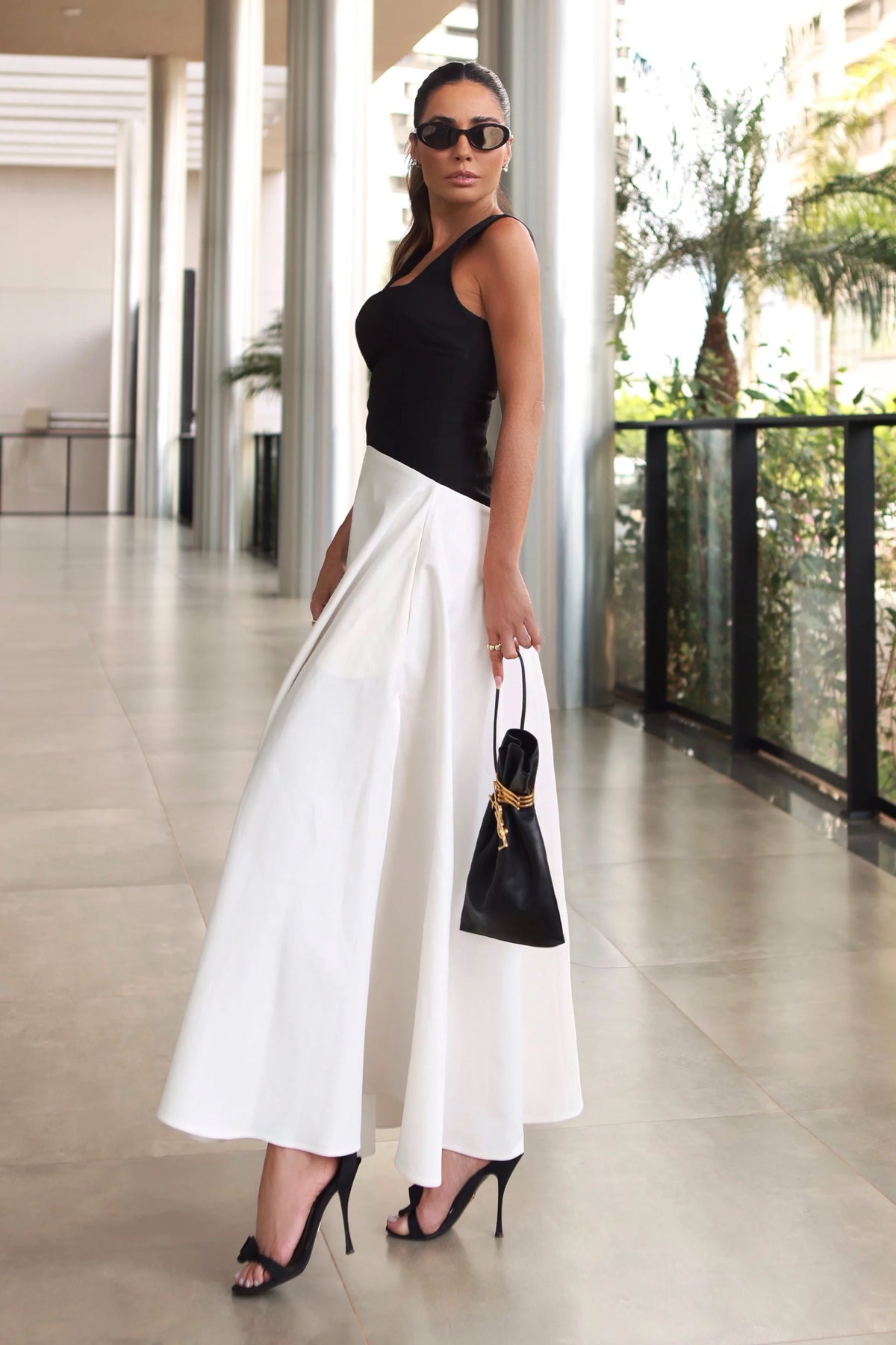 Vestido Negro y Off Zen - 11759