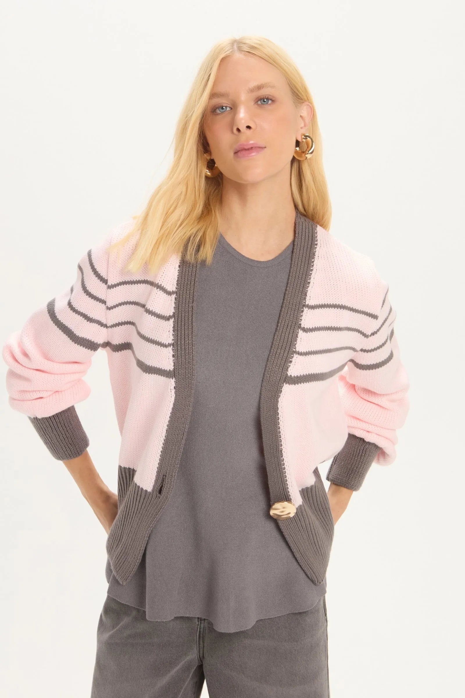 Chaleco Olivia Rosado y Gris Leblog