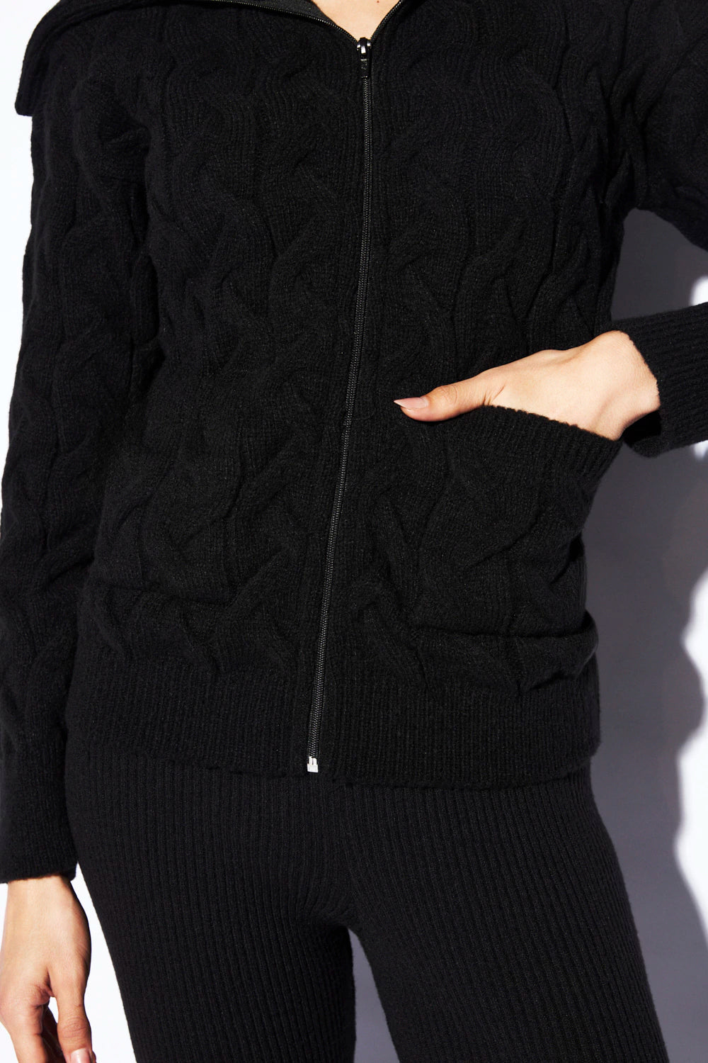 Chaqueta Kayla Tejido Negro Rock Lola
